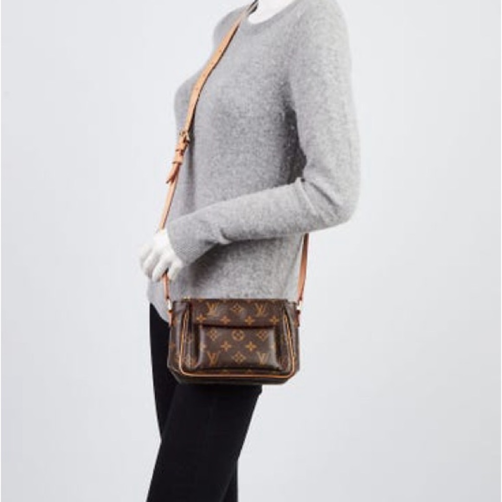 LOUIS VUITTON
Monogram Canvas Viva-Cite PM Bag